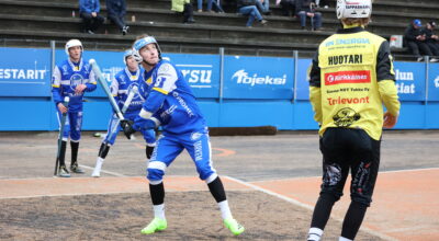 Lippo haastaa IiU:n sinisellä laguunilla